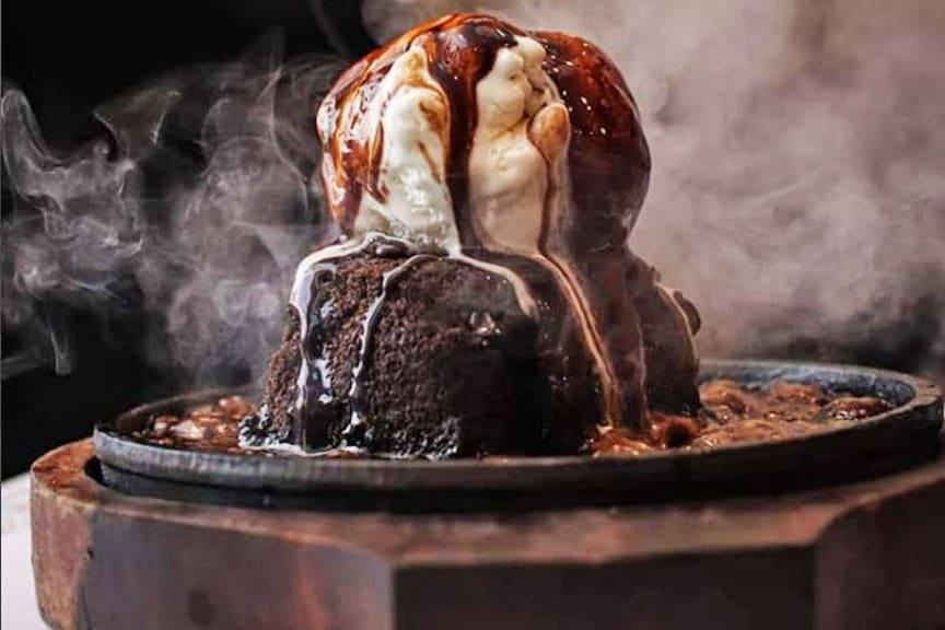 How to Plan the Perfect Birthday Celebration at a Restaurant